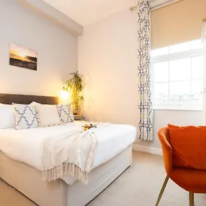 https://the-clarence-gardens.yorkshirehotels.net